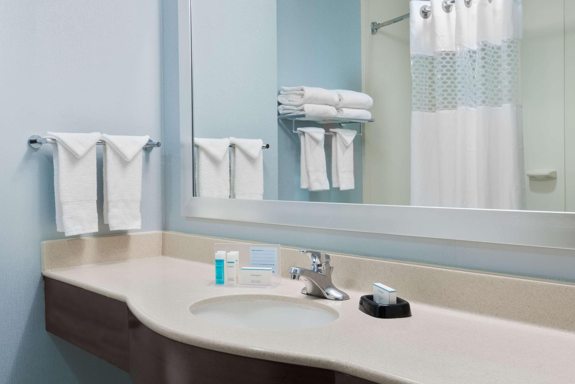 Hampton Inn Boston Bedford Burlington Билерика Екстериор снимка