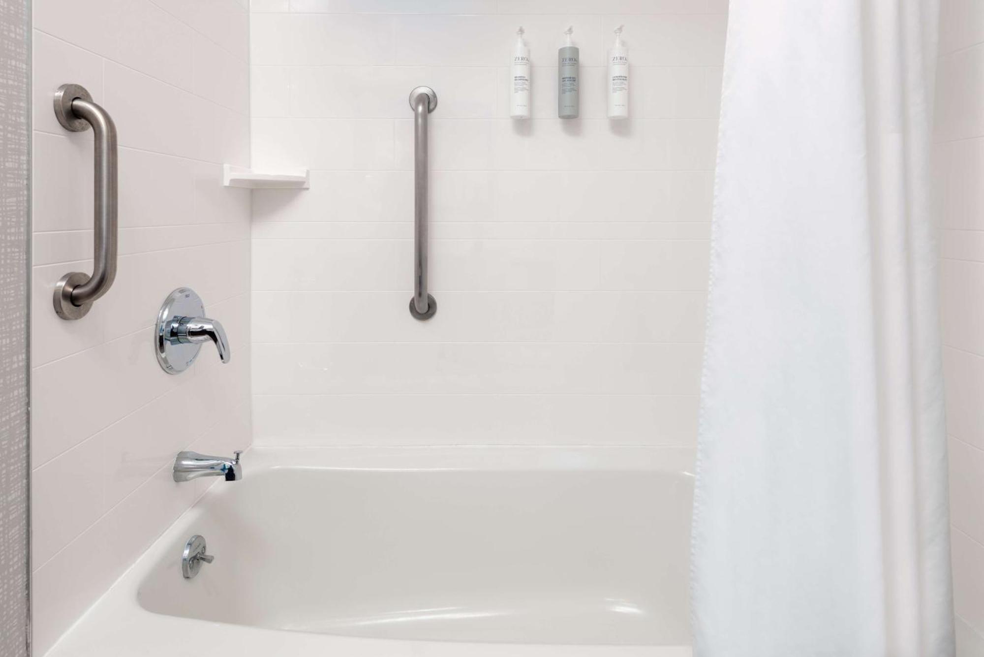 Hampton Inn Boston Bedford Burlington Билерика Екстериор снимка