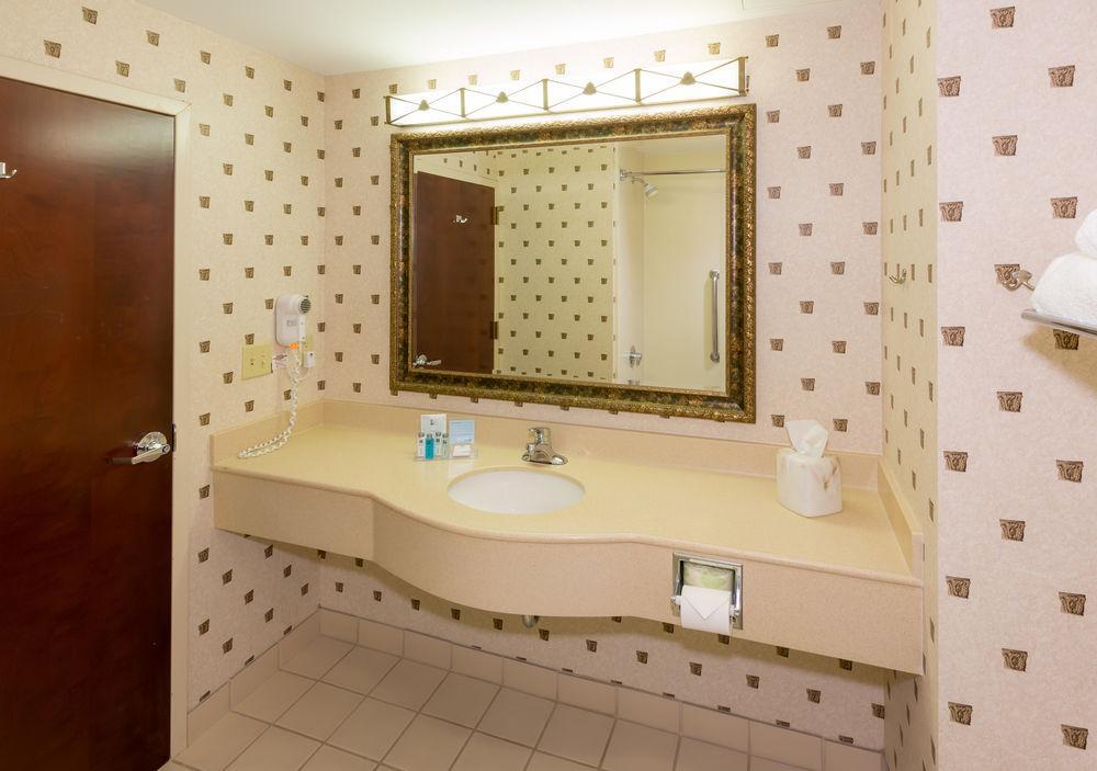 Hampton Inn Boston Bedford Burlington Билерика Екстериор снимка